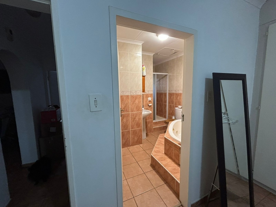 2 Bedroom Property for Sale in Zwartkop Gauteng