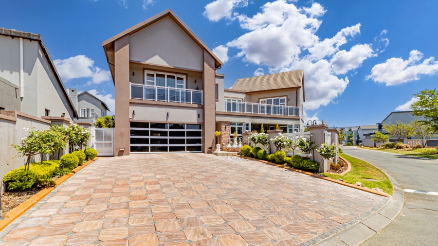 4 Bedroom Property for Sale in Greenstone Hill Gauteng