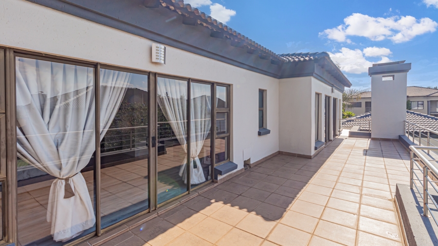 4 Bedroom Property for Sale in Greenstone Hill Gauteng