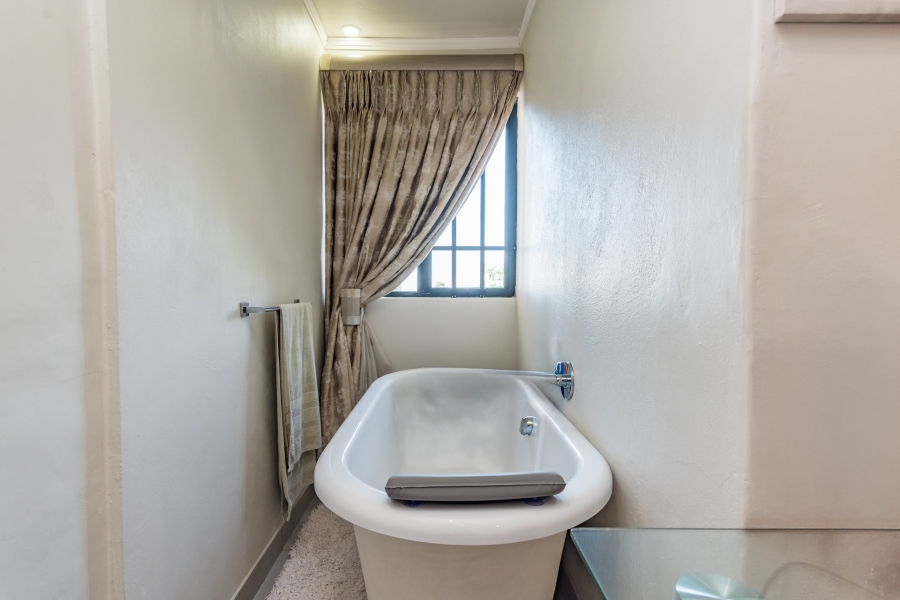 2 Bedroom Property for Sale in Bryanston Gauteng