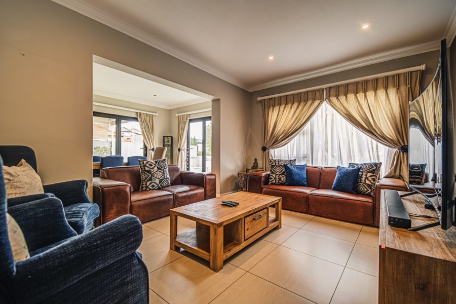 4 Bedroom Property for Sale in Bushwillow Park Estate Gauteng