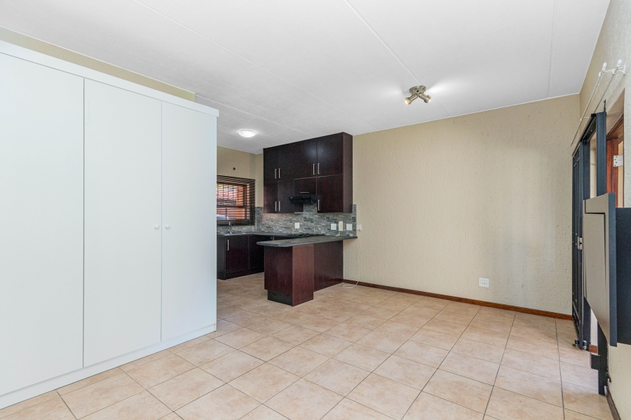 1 Bedroom Property for Sale in Paulshof Gauteng