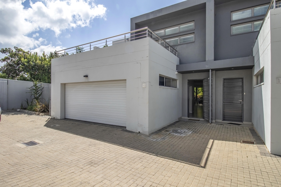 To Let 3 Bedroom Property for Rent in Hurlingham Gauteng