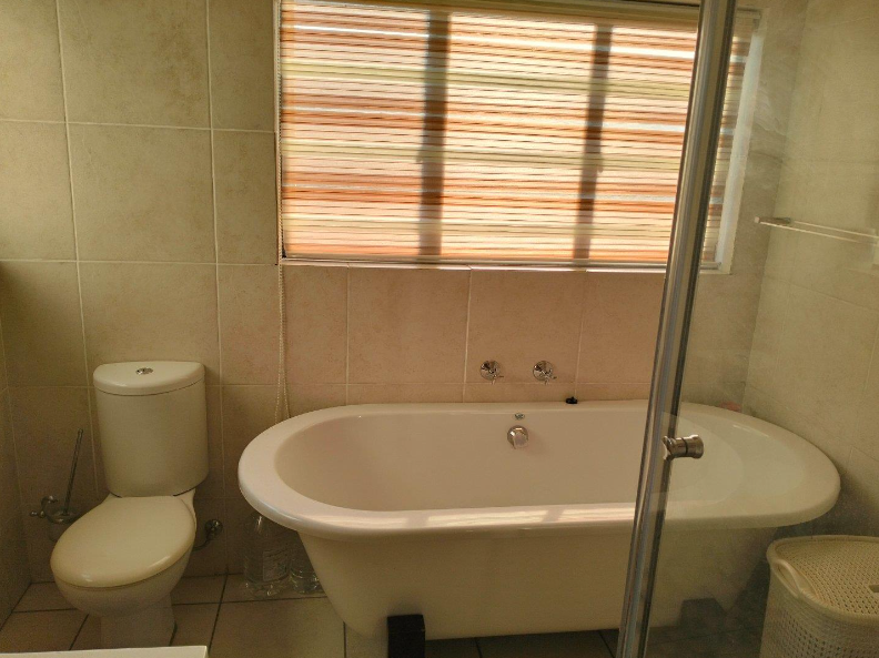 2 Bedroom Property for Sale in Greenstone Hill Gauteng