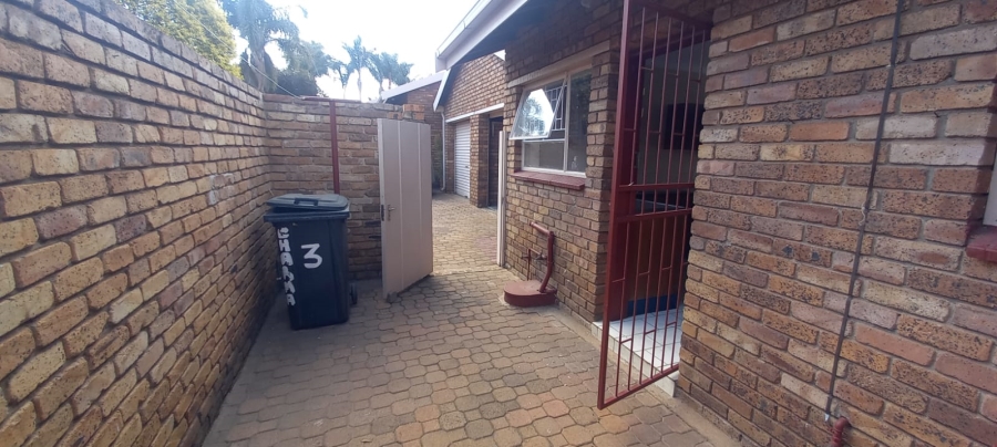 3 Bedroom Property for Sale in Petersfield Gauteng