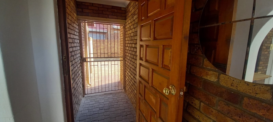 3 Bedroom Property for Sale in Petersfield Gauteng