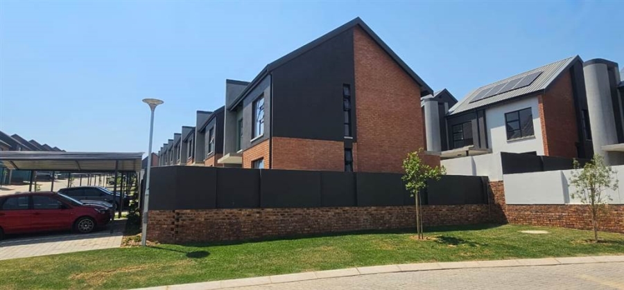 To Let 3 Bedroom Property for Rent in Rooihuiskraal North Gauteng