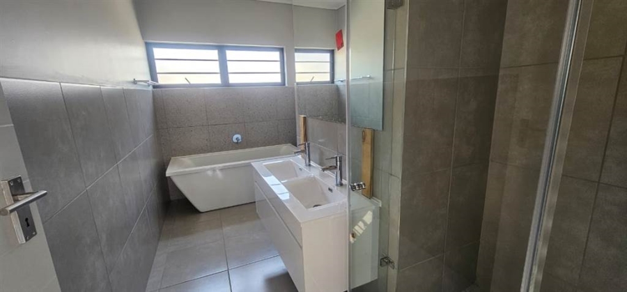 To Let 3 Bedroom Property for Rent in Rooihuiskraal North Gauteng