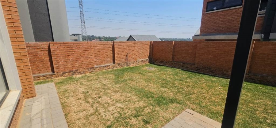 To Let 3 Bedroom Property for Rent in Rooihuiskraal North Gauteng