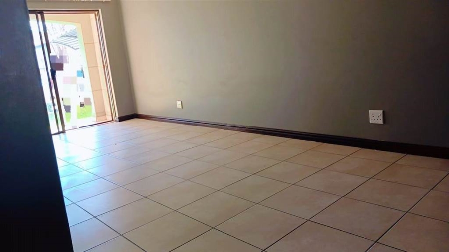 To Let 3 Bedroom Property for Rent in Halfway House Gauteng