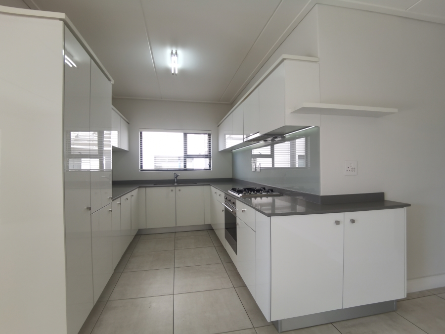 To Let 3 Bedroom Property for Rent in The Polofields Gauteng