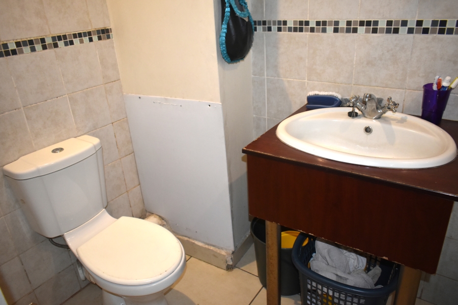 1 Bedroom Property for Sale in Pretoria Central Gauteng