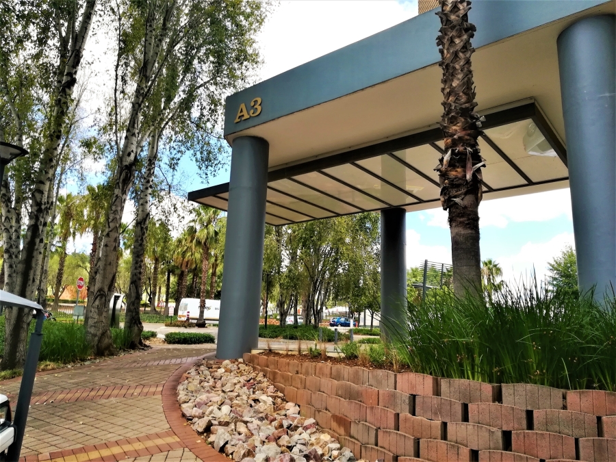 To Let commercial Property for Rent in Constantia Kloof Gauteng