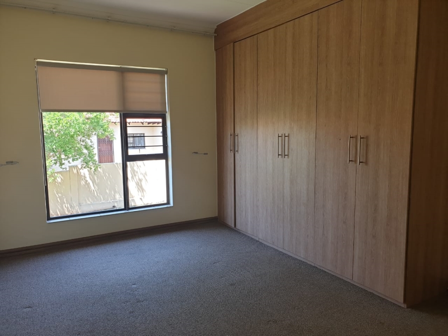 To Let 3 Bedroom Property for Rent in Greengate Gauteng