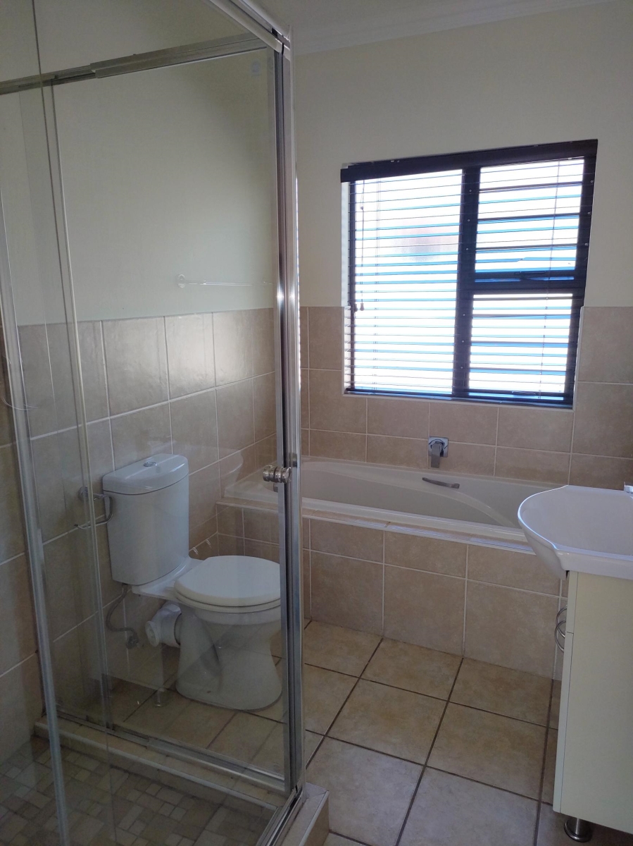 To Let 3 Bedroom Property for Rent in Greengate Gauteng