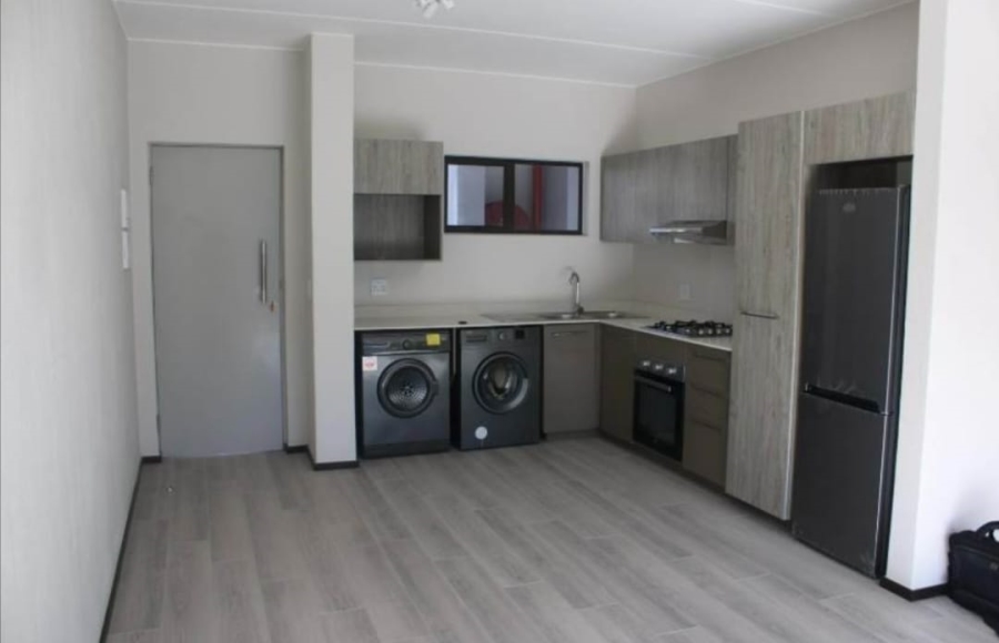 To Let 2 Bedroom Property for Rent in Broadacres Gauteng