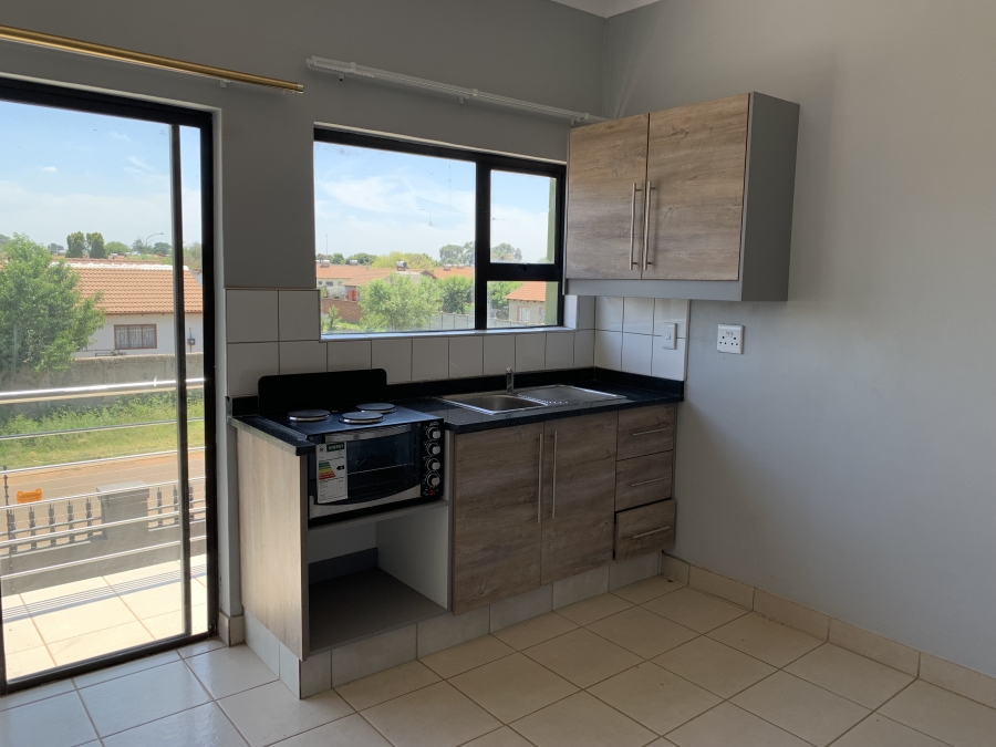 To Let 1 Bedroom Property for Rent in Villa Liza Gauteng