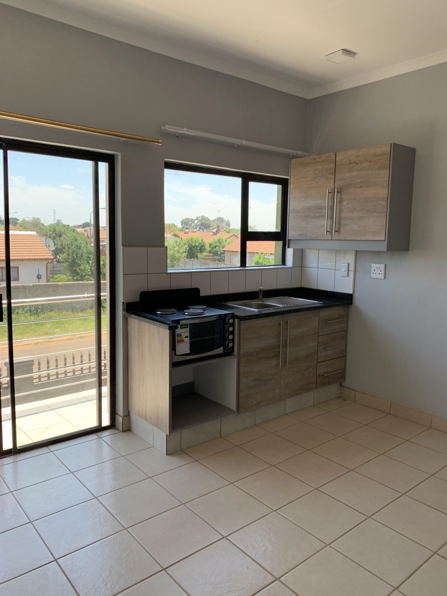 To Let 1 Bedroom Property for Rent in Villa Liza Gauteng