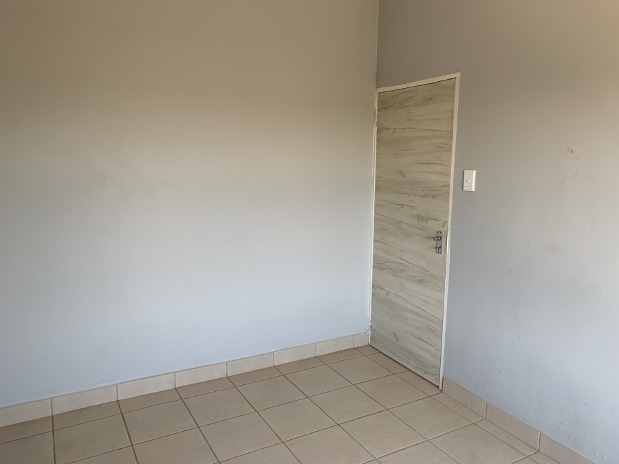 To Let 1 Bedroom Property for Rent in Villa Liza Gauteng