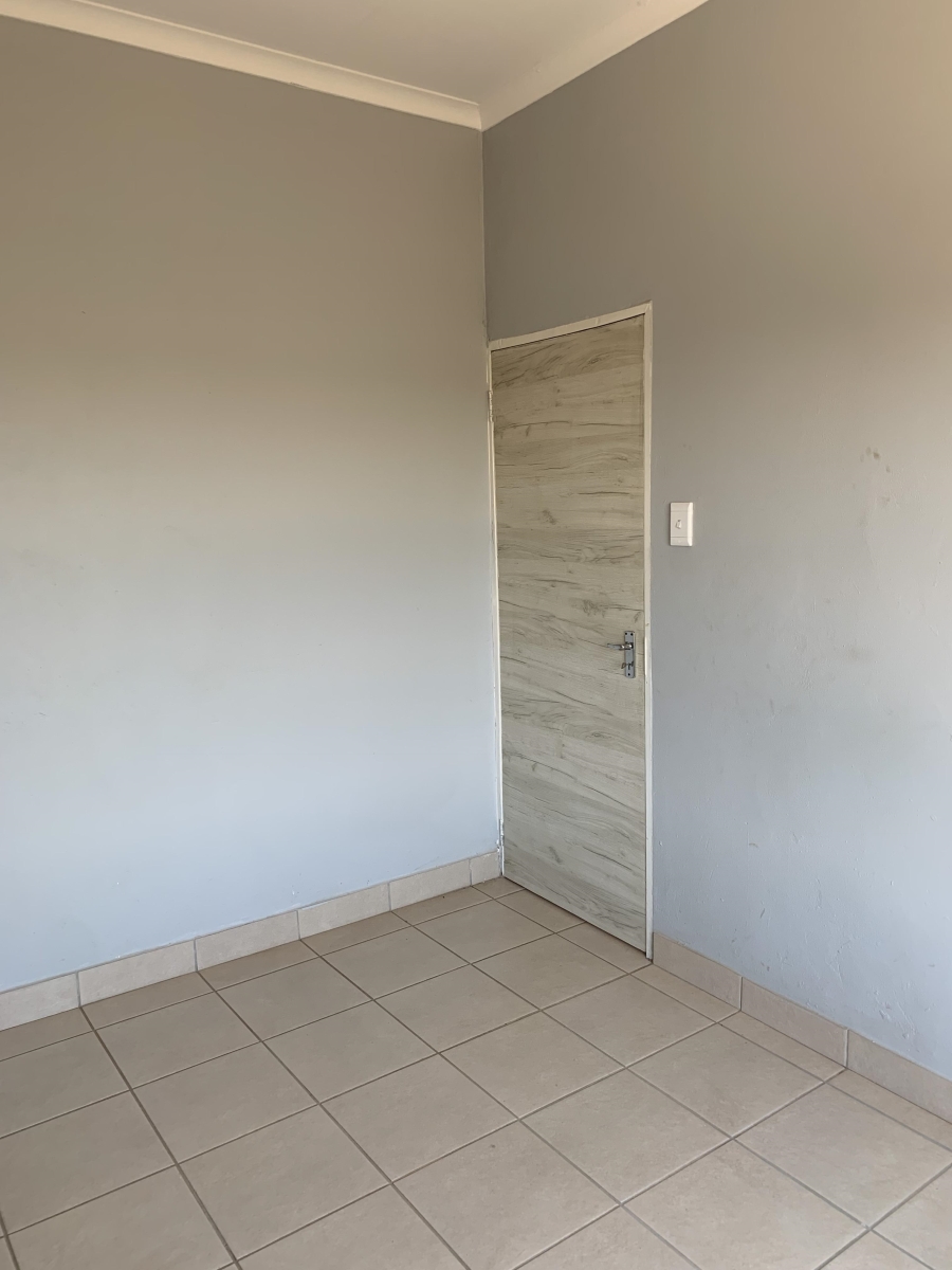 To Let 1 Bedroom Property for Rent in Villa Liza Gauteng