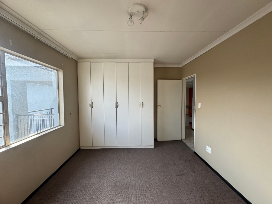 To Let 2 Bedroom Property for Rent in Bardene Gauteng