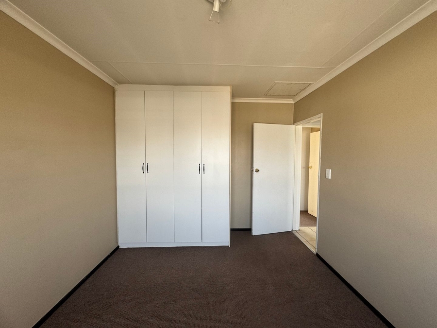 To Let 2 Bedroom Property for Rent in Bardene Gauteng