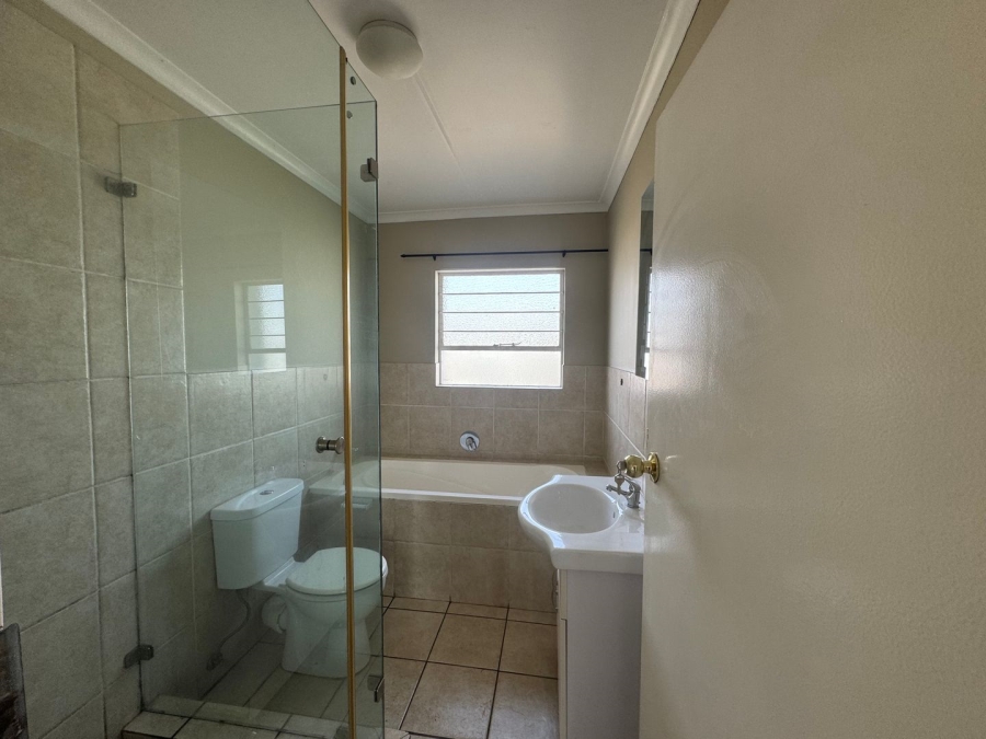 To Let 2 Bedroom Property for Rent in Bardene Gauteng