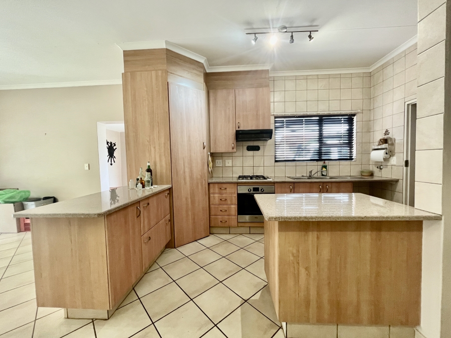 To Let 2 Bedroom Property for Rent in The Retreat Gauteng