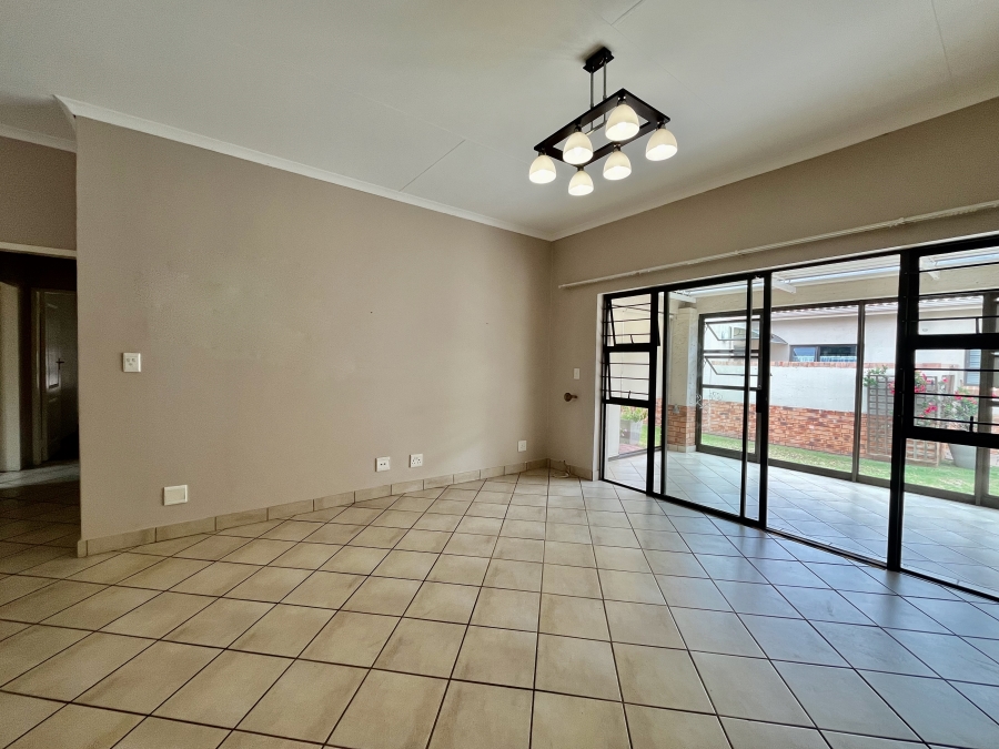 To Let 2 Bedroom Property for Rent in The Retreat Gauteng