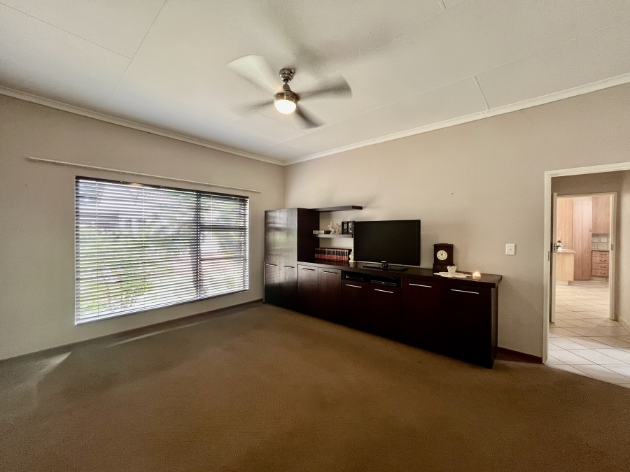 To Let 2 Bedroom Property for Rent in The Retreat Gauteng