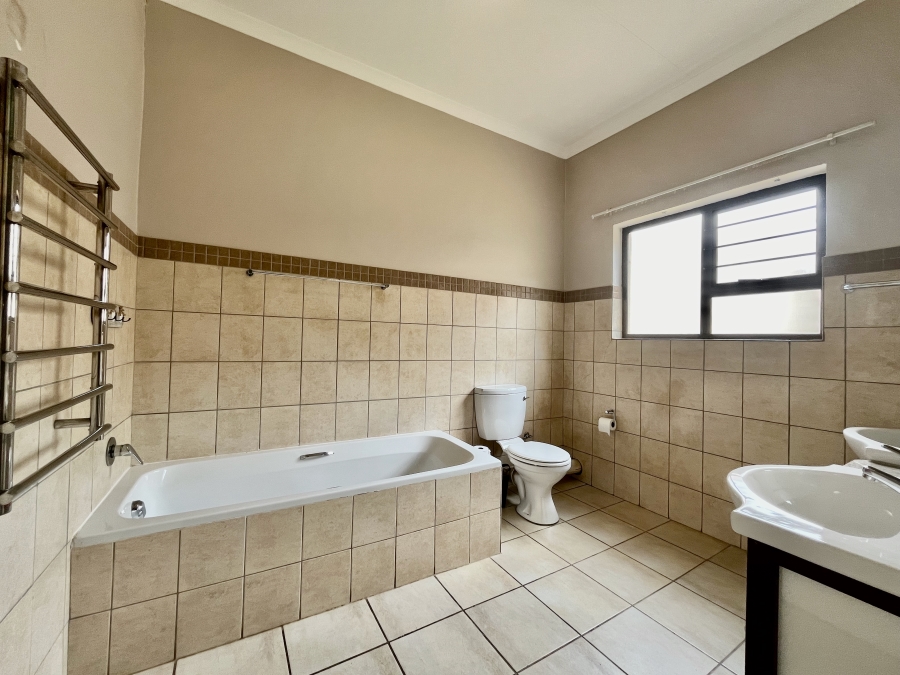 To Let 2 Bedroom Property for Rent in The Retreat Gauteng