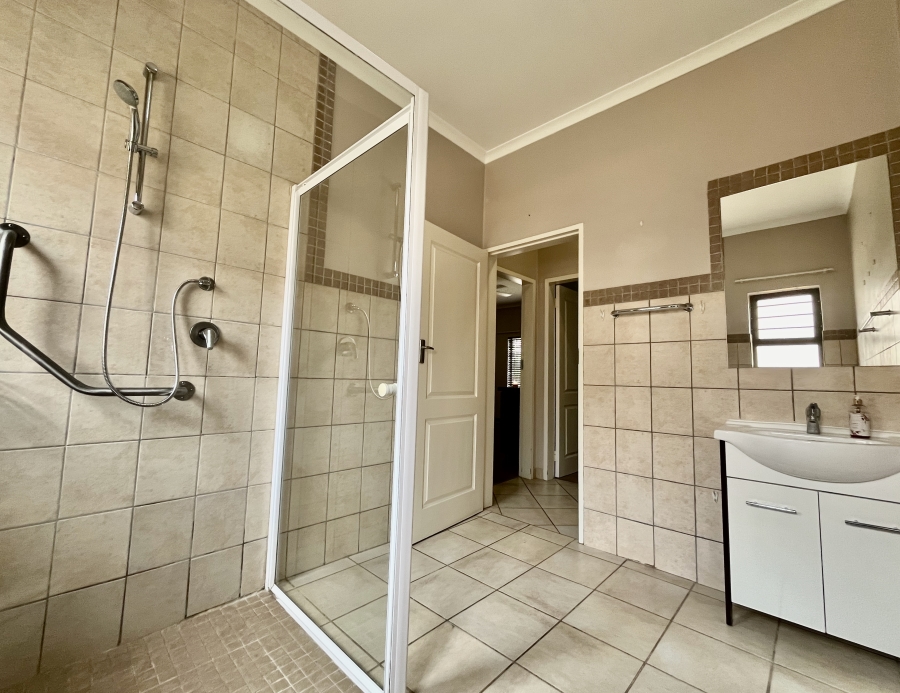 To Let 2 Bedroom Property for Rent in The Retreat Gauteng