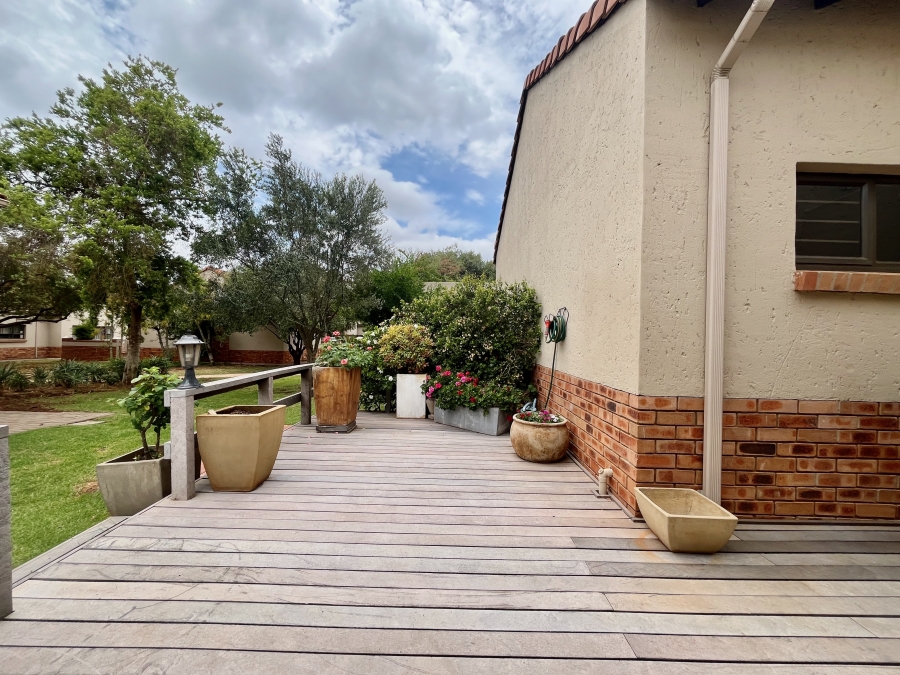 To Let 2 Bedroom Property for Rent in The Retreat Gauteng