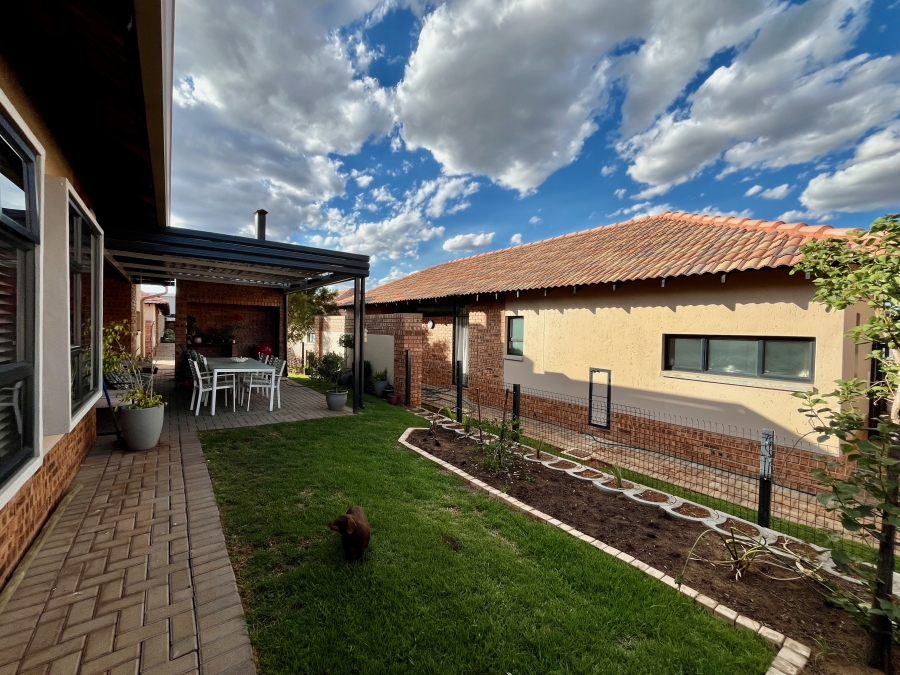 To Let 2 Bedroom Property for Rent in The Retreat Gauteng