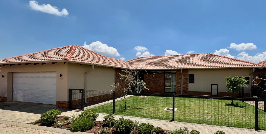 To Let 2 Bedroom Property for Rent in The Retreat Gauteng