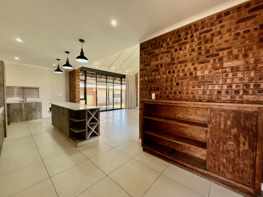 To Let 2 Bedroom Property for Rent in The Retreat Gauteng