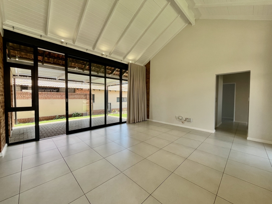 To Let 2 Bedroom Property for Rent in The Retreat Gauteng