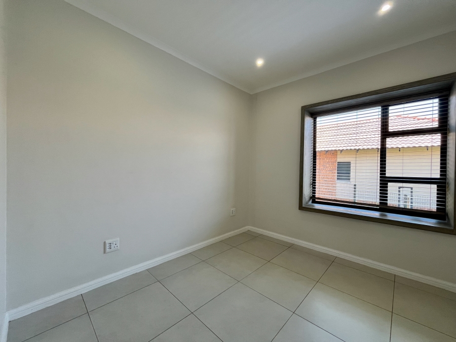 To Let 2 Bedroom Property for Rent in The Retreat Gauteng