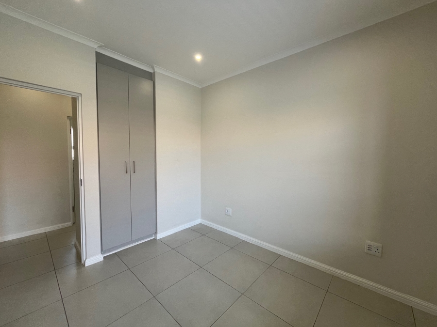 To Let 2 Bedroom Property for Rent in The Retreat Gauteng