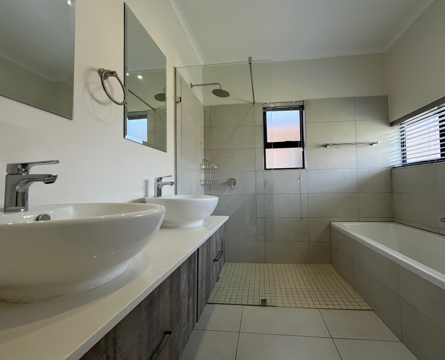 To Let 2 Bedroom Property for Rent in The Retreat Gauteng