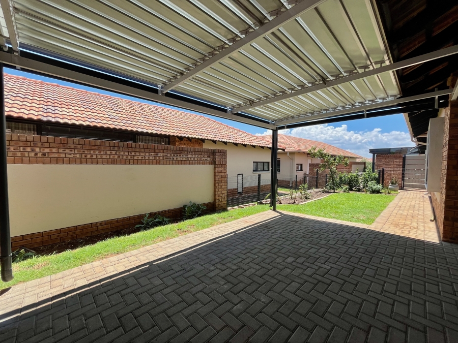 To Let 2 Bedroom Property for Rent in The Retreat Gauteng