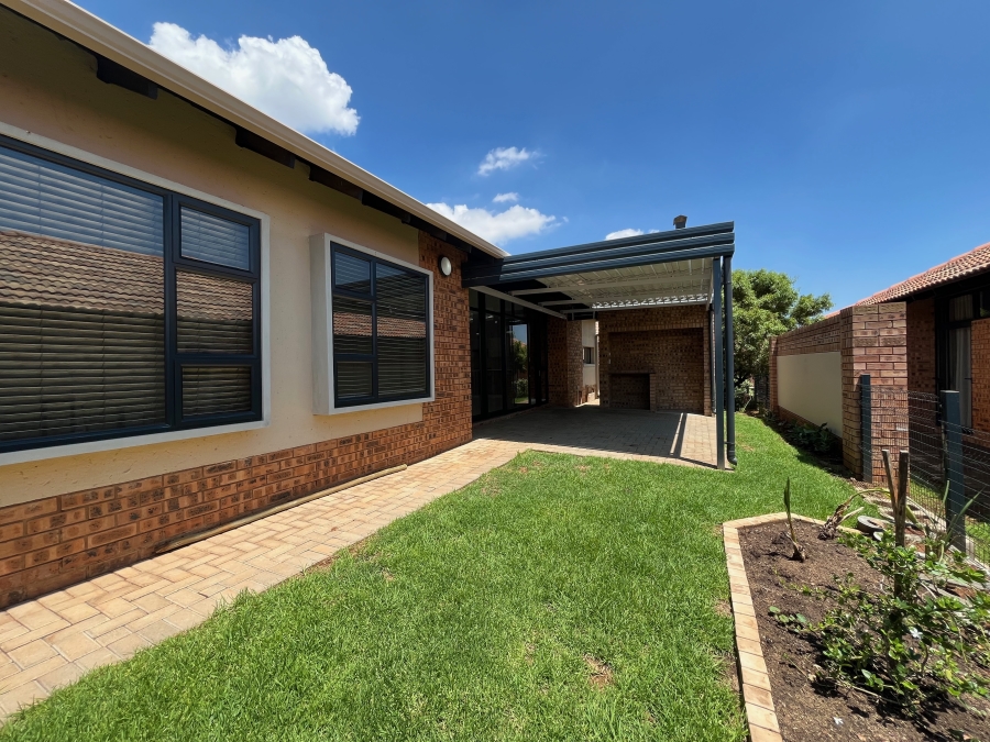 To Let 2 Bedroom Property for Rent in The Retreat Gauteng