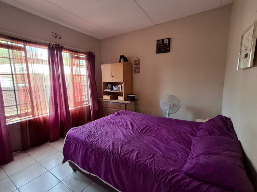 2 Bedroom Property for Sale in Sonneveld Gauteng