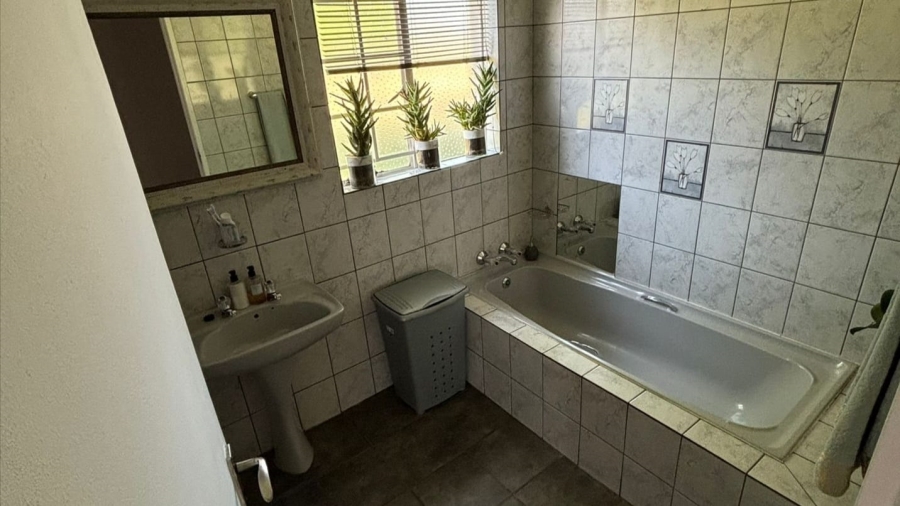 3 Bedroom Property for Sale in Golf Park Gauteng