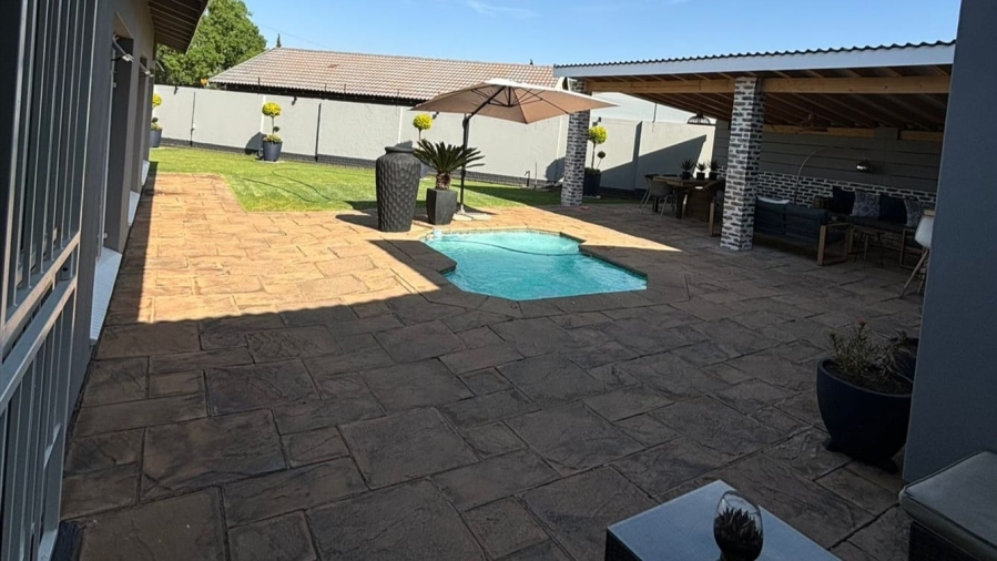 3 Bedroom Property for Sale in Golf Park Gauteng