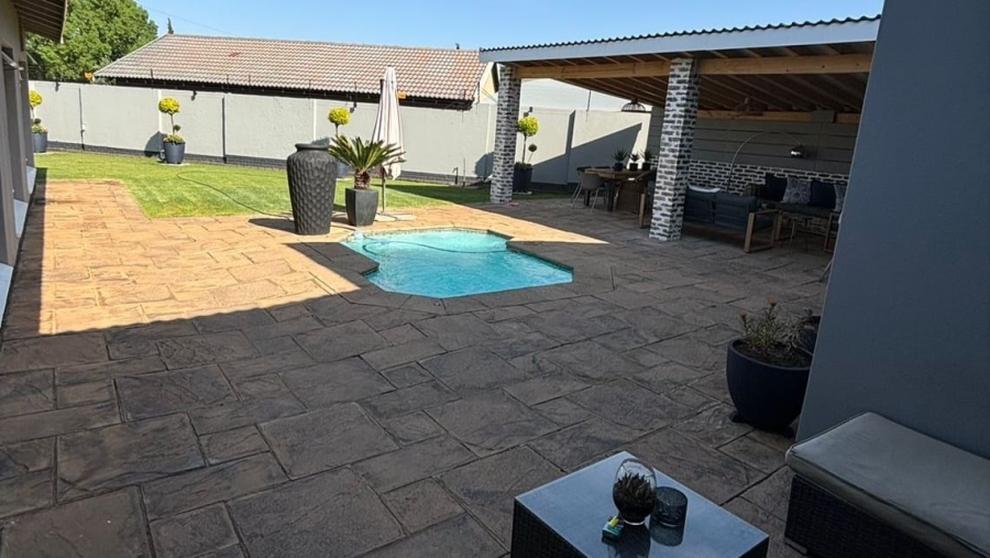 3 Bedroom Property for Sale in Golf Park Gauteng