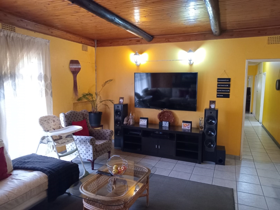 To Let 3 Bedroom Property for Rent in Unitas Park Gauteng