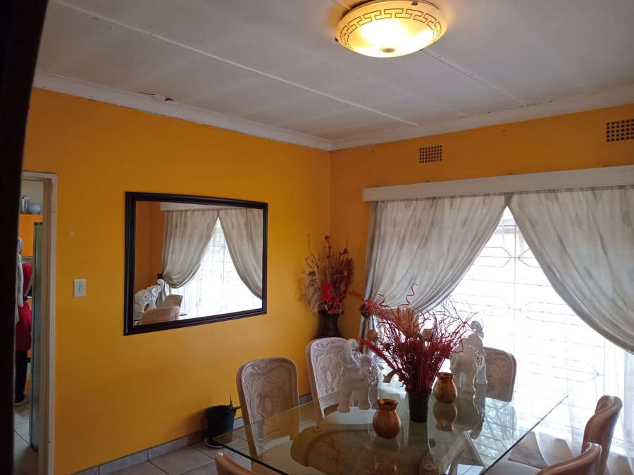 To Let 3 Bedroom Property for Rent in Unitas Park Gauteng