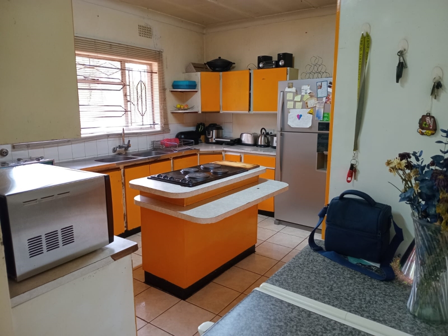 To Let 3 Bedroom Property for Rent in Unitas Park Gauteng