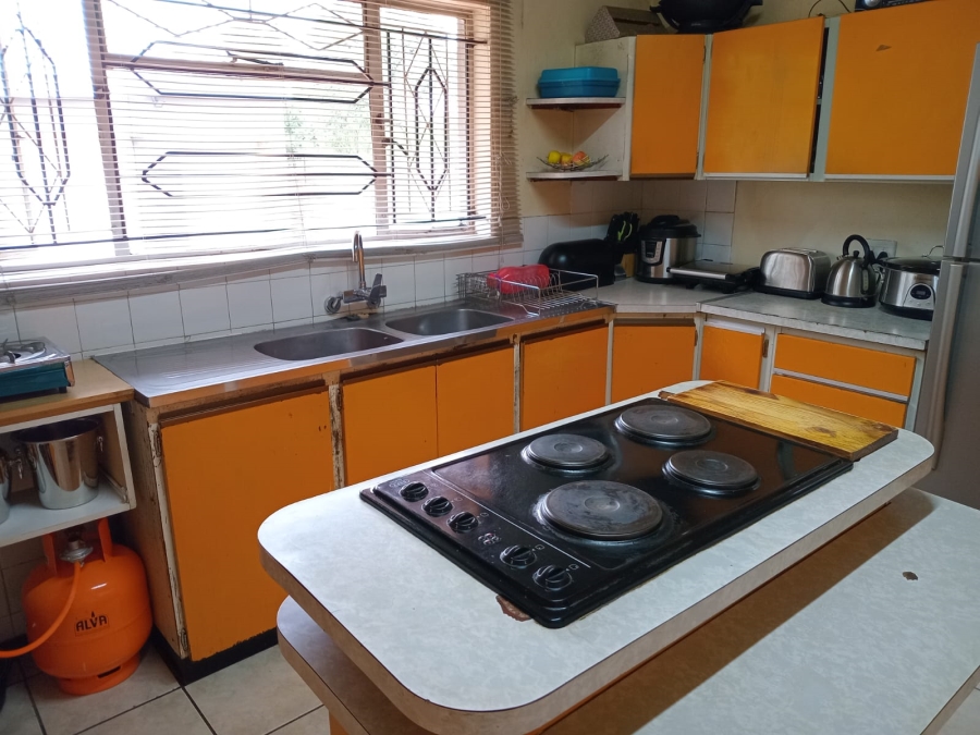 To Let 3 Bedroom Property for Rent in Unitas Park Gauteng